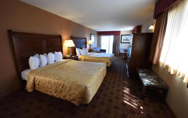 Grand Mackinaw Beachfront and Waterpark