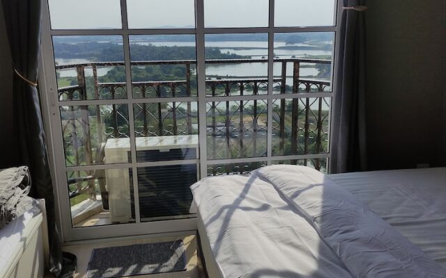 Kampar Champs Elysees 4pax Homestay