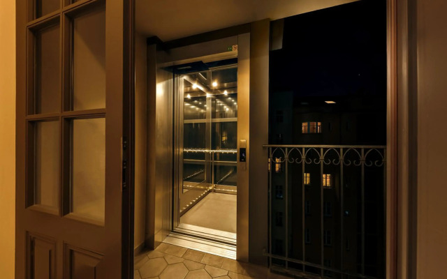 Louren Apartments