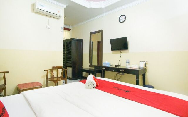 RedDoorz Plus near Pelabuhan Bitung