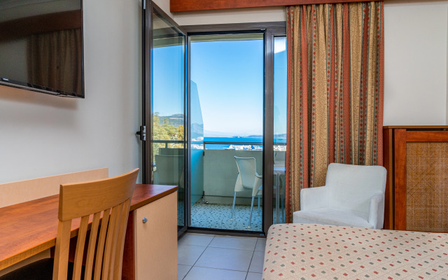 Marmari Bay Hotel