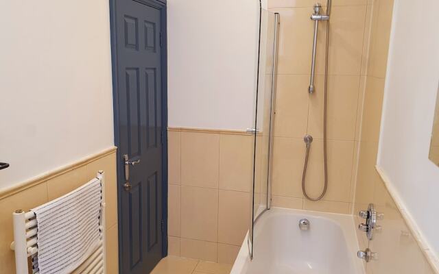 Charming 2-bed Apartment in Bournemouth