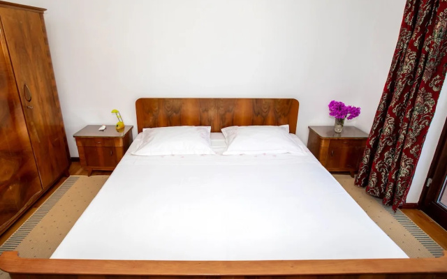 Captivating 2-bed Apartment in Podstrana