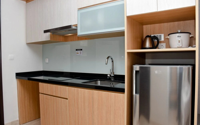 Cozy Living Studio At Menteng Park Apartment