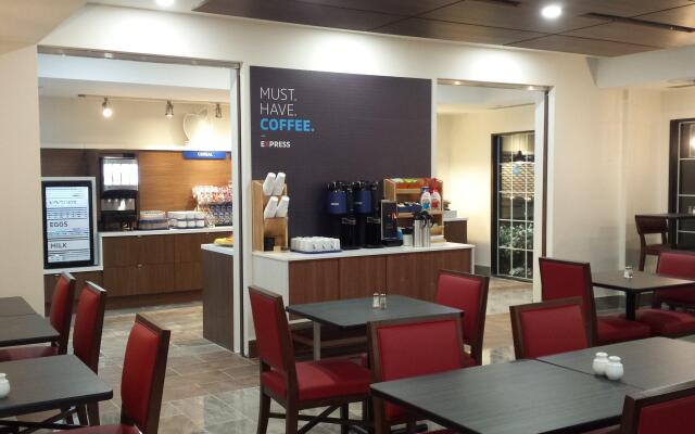 Holiday Inn Express & Suites Mississauga-Toronto Southwest by IHG