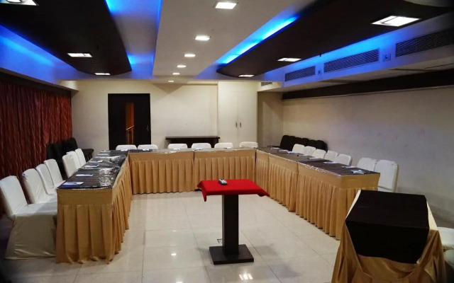 Silver Cloud Hotel & Banquets Ahmedabad