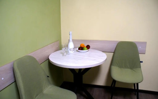 Apartments KVADRO Dnepr, ул Холодноярская, 19, Метеор Апполо Рабочая Титова