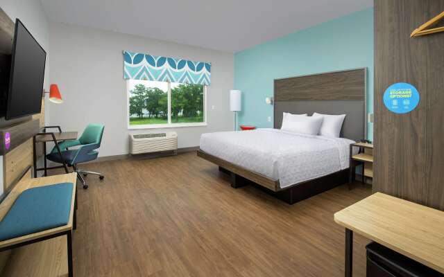 Tru by Hilton Lake City