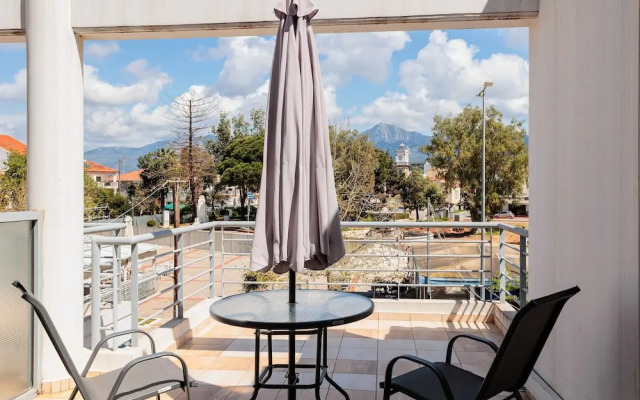 Cozy Studio w Balcony in the Center of Filiatra