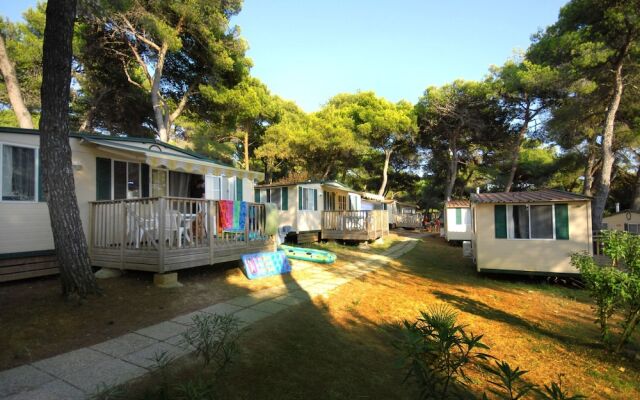 Carefully Furnished Chalet With a Terrace, 10 km. From Pula