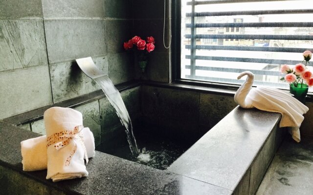Tianchi Hot Spring Hotel