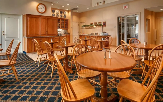 Best Western Plus A Wayfarer's Inn and Suites