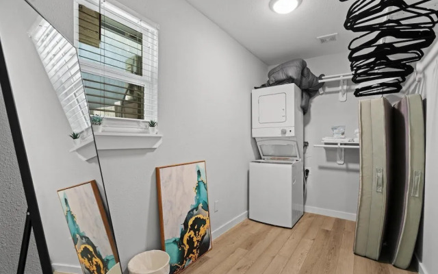 Stylish Studio Downtown Evonify