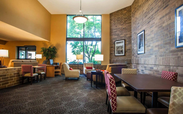 Suburban Studios Arlington Heights – Elk Grove