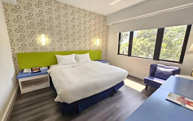 Silvermine Beach Resort