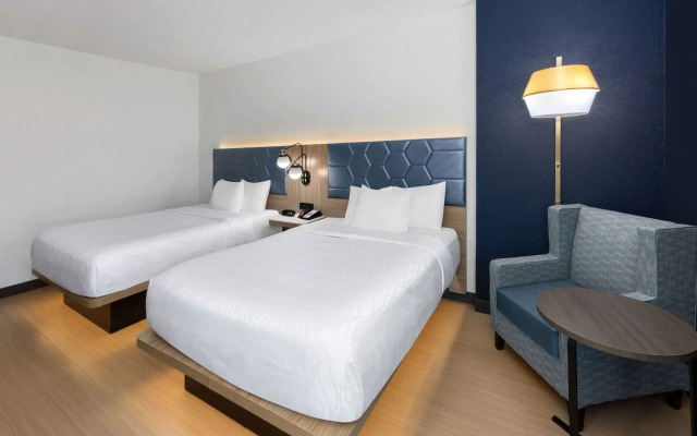 La Quinta Inn & Suites by Wyndham San Antonio Northwest
