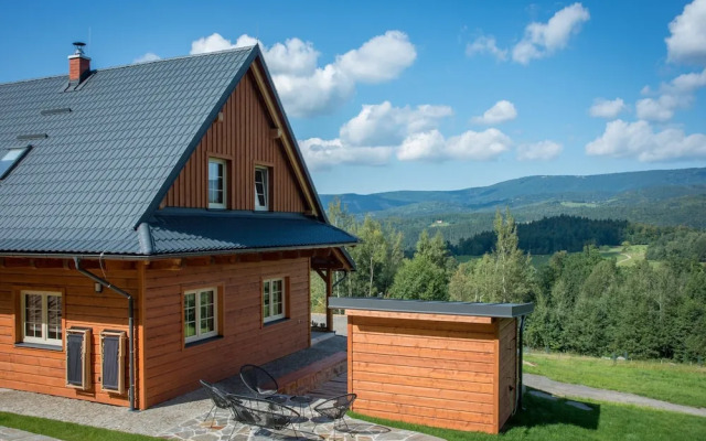 Villa With Pool in Hutisko-solanec