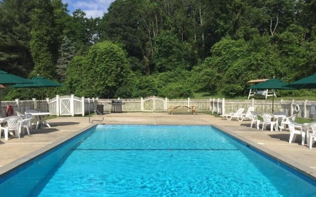 Blackberry River Inn