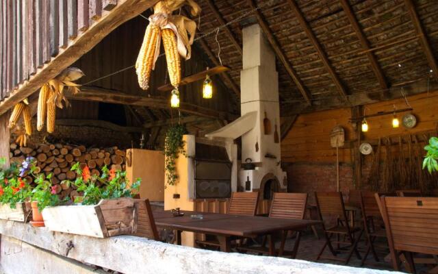 Casa cu zorele, Crit 189