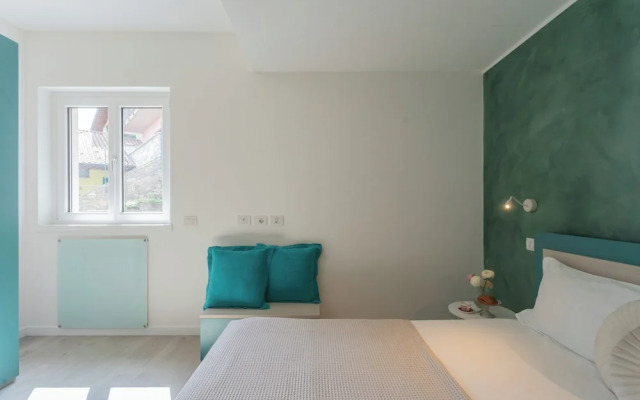 Blooms by the Lake by Rent all Como