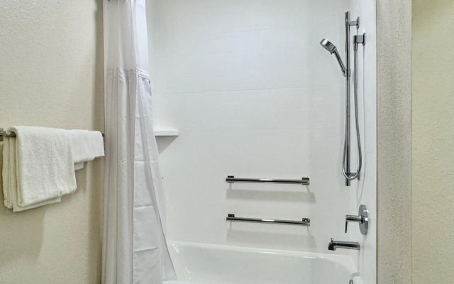 Candlewood Suites Jacksonville Southpoint by IHG