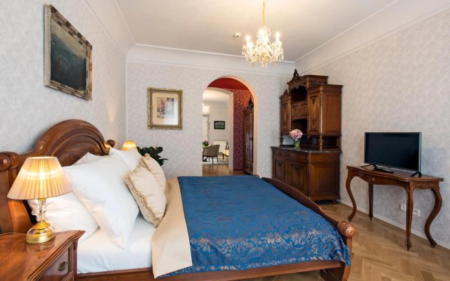 Boutique Hotel Constans