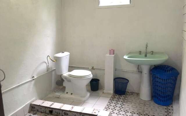 Apartment with 2 Bedrooms in Toamasina, with Terrace - 100 M From the Beach
