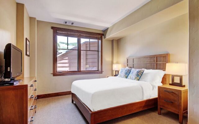 One Ski Hill Place S8211