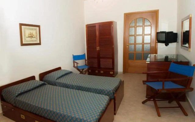 EliHotel