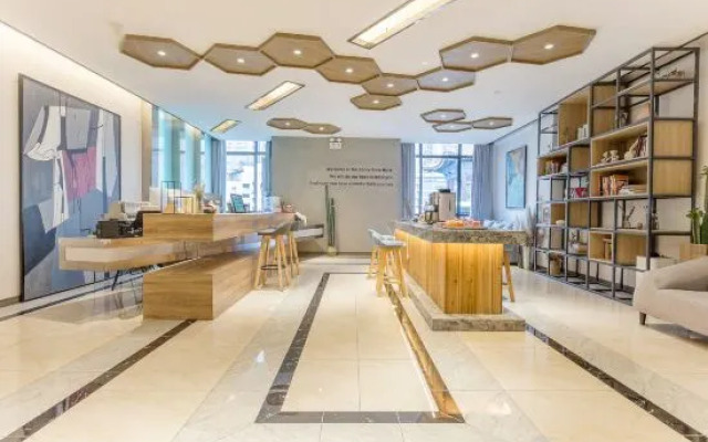 Cheezo High altitude river view Hotel ( Jiefangbei hongyadong store)