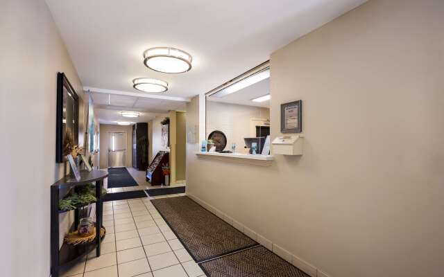 Sonesta Simply Suites  St Louis Earth City