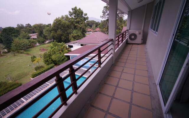 Sea Mountain Khanom Hotel