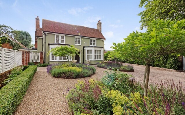 Barn House, Large Period Property Grade II Listed