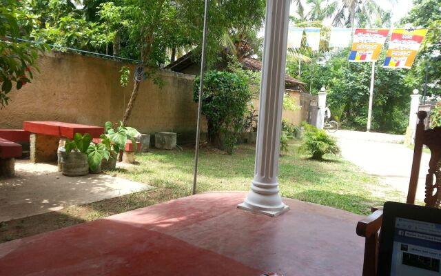 Nishan Surf Inn
