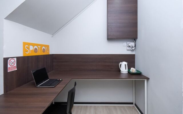 Lm Residence by OYO Rooms