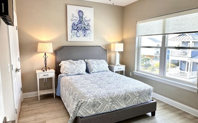 Salty Dog 5 Bedroom Home by RedAwning