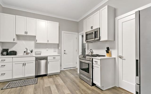 Comfy & Stylish 2BR 1BA in West Town