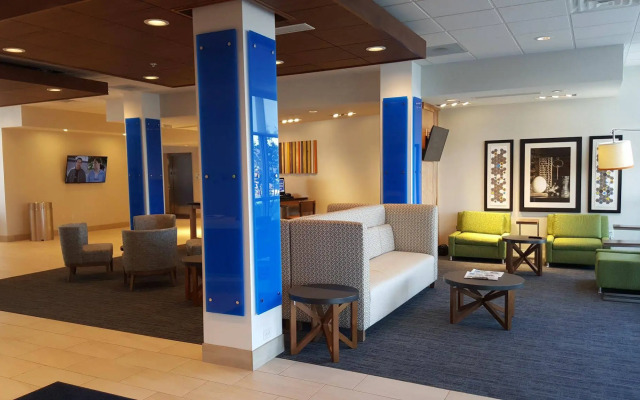 Holiday Inn Express & Suites Toledo West by IHG
