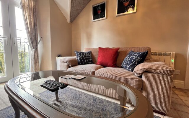 Bowness Bay Suites - Adults only