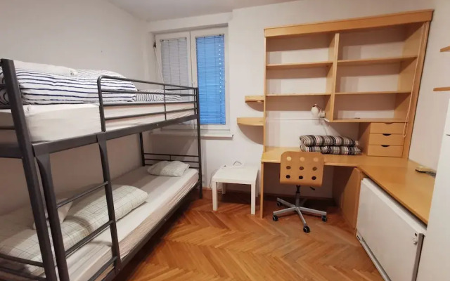 Apartment for four with free parking