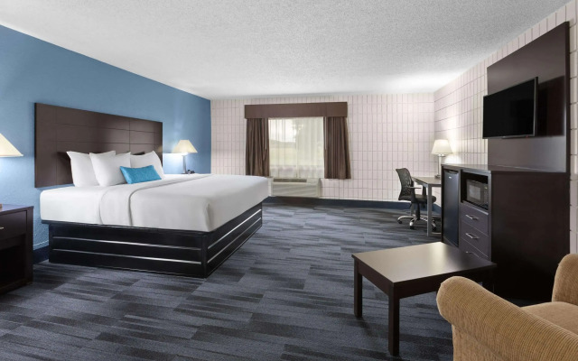 Baymont Inn and Suites by Wyndham Farmington, MO
