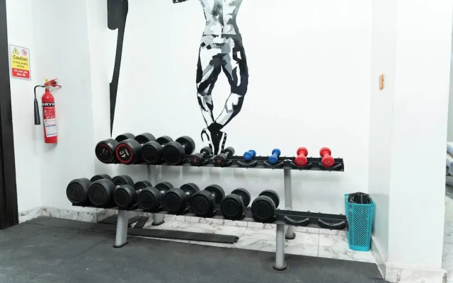 Luxury Hotel Deluxe Room - Sleeps 2 - Gym - Pool