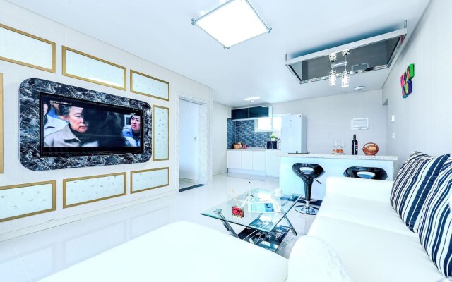 Pohang Pinewave Sea & Spa Pension