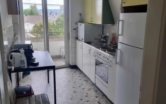 Full 3 Bedroom Flat With Internet and Balcony