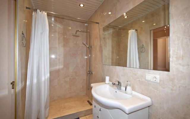 Teryan street, 4 bedrooms Luxury, Unique apartment TT888
