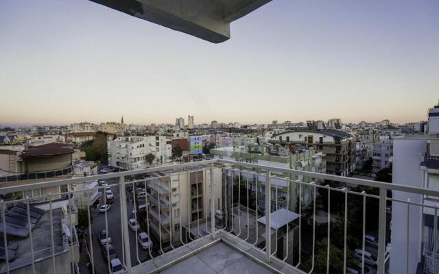 Central and Comfy Flat With Balcony in Muratpasa