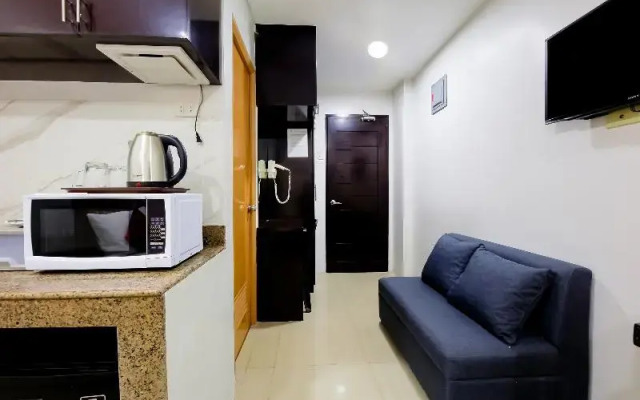 Dona Aurora Condotel by Oyo Rooms