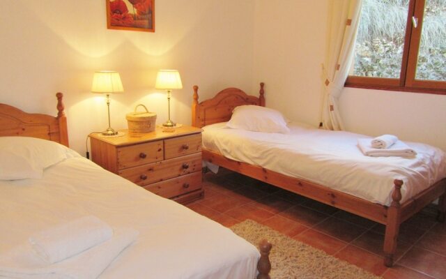 Secluded holiday home with dishwasher, close to Sarlat