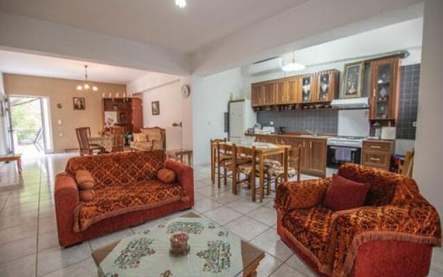 Traditional Family Guest House Idi