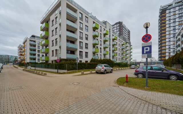 Floral Apartment Nyska by Renters